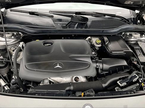 Used 2017 Mercedes-Benz GLA 250 4MATIC image 9