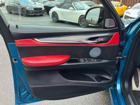 Used 2015 BMW X6 M image 8