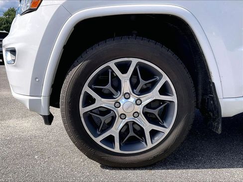 Used 2021 Jeep Grand Cherokee Overland AWD/4WD image 7