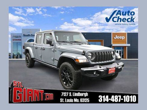 Certified 2025 Jeep Gladiator Sport AWD/4WD image 1