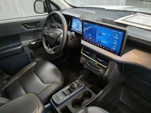Used 2025 Ford Maverick Lobo AWD/4WD image 10
