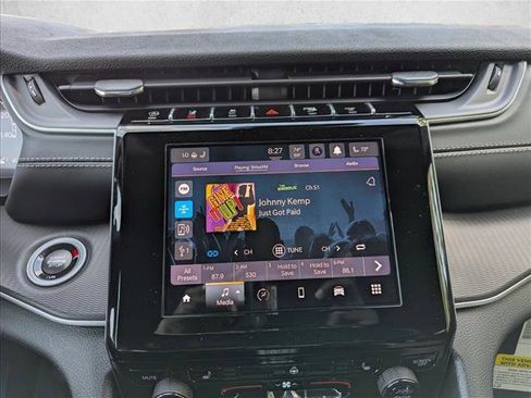 New 2025 Jeep Grand Cherokee Laredo X w/ Luxury Tech Group I image 18