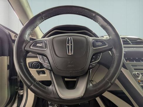 Used 2018 Lincoln MKZ Premiere FWD image 17