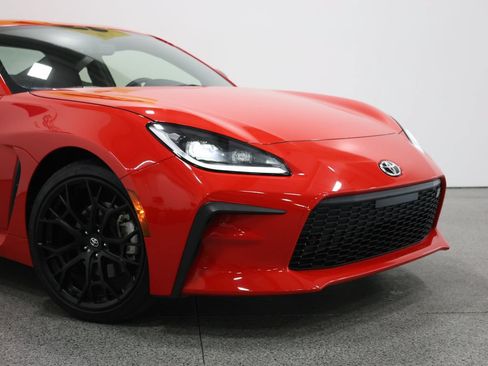 Used 2025 Toyota GR86 Premium w/ ALL Weather Mat Package (TMS) RWD image 3