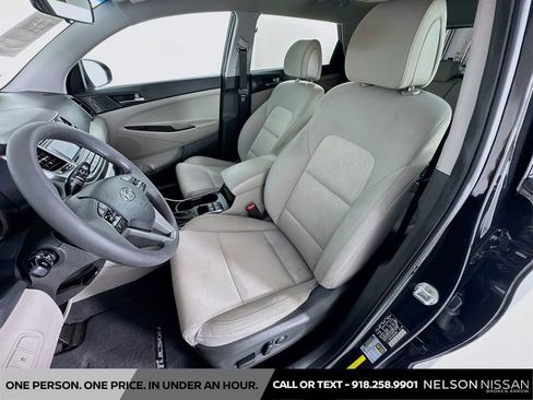 Used 2017 Hyundai Tucson SE image 19