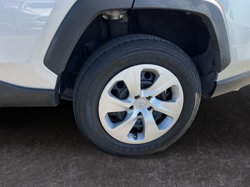 Used 2023 Toyota RAV4 LE FWD image 9