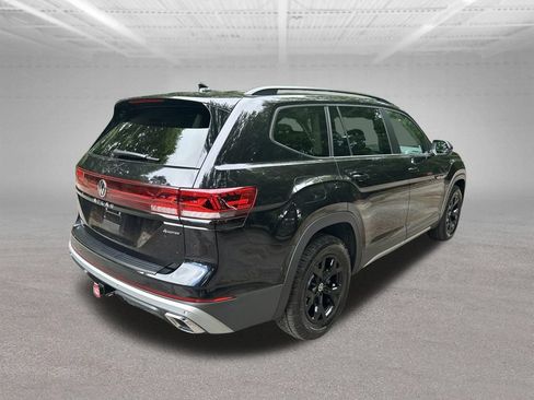 Used 2024 Volkswagen Atlas Peak Edition SE AWD/4WD image 5