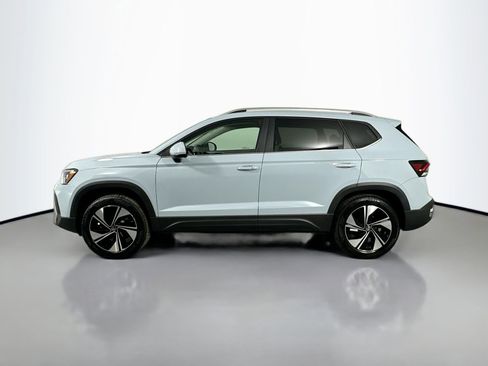 New 2026 Volkswagen Taos SE image 8