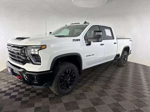 Used 2026 Chevrolet Silverado 2500 LT w/ Trail Boss Package AWD/4WD image 5