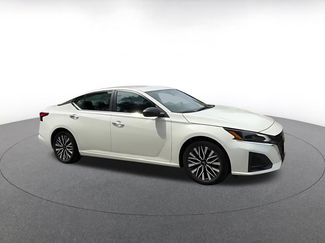 Used 2025 Nissan Altima 2.5 SV FWD video 2