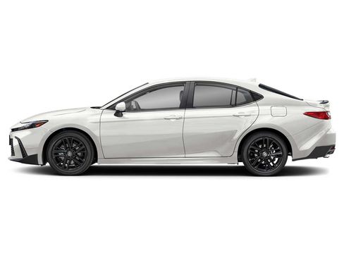Used 2025 Toyota Camry SE FWD image 3