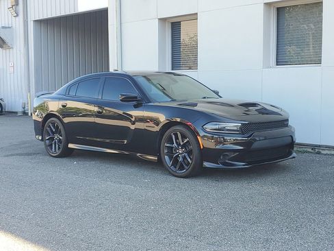 Used 2020 Dodge Charger R/T w/ Blacktop Package RWD image 4