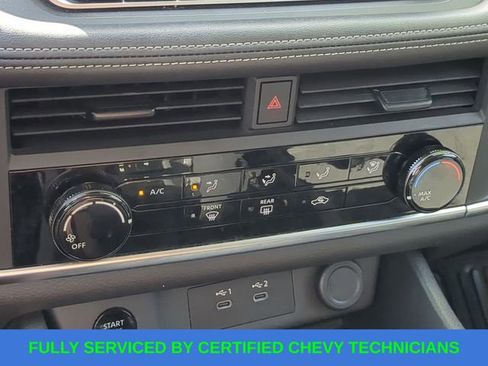 Used 2024 Nissan Rogue S image 32