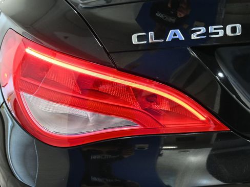 Used 2018 Mercedes-Benz CLA 250 250 4MATIC image 31