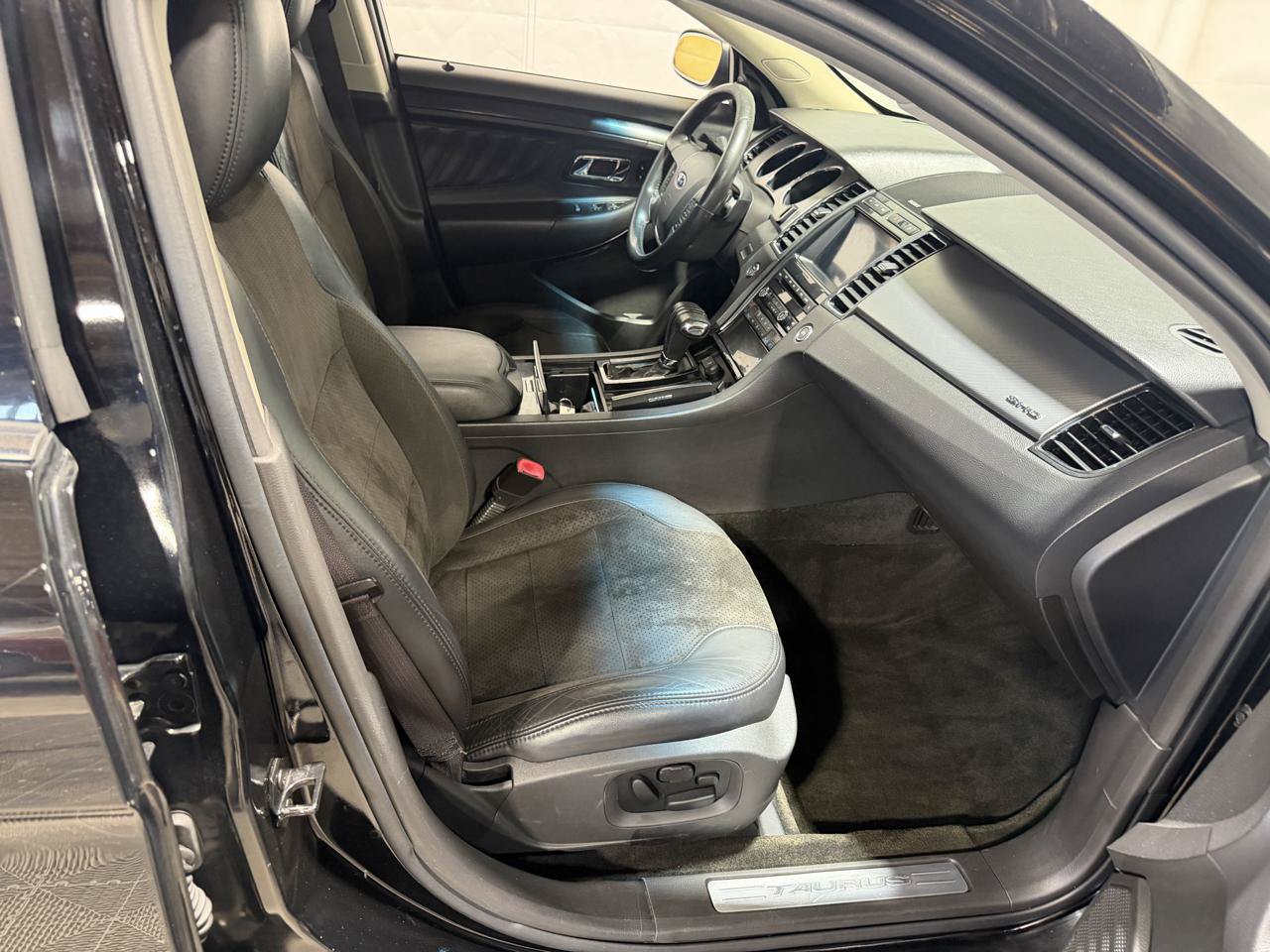 Used 2012 Ford Taurus SHO AWD/4WD image 10