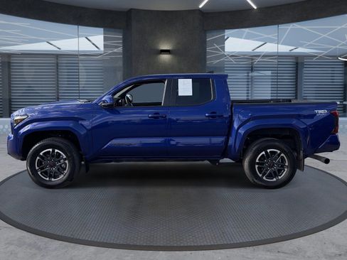 Used 2024 Toyota Tacoma TRD Sport AWD/4WD image 3