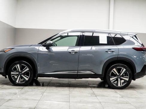 Used 2023 Nissan Rogue SL w/ SL Premium Package image 9