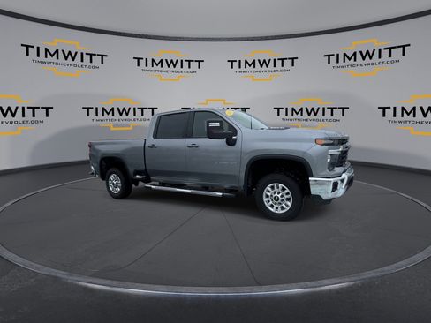 Used 2025 Chevrolet Silverado 2500 LT w/ Convenience Package image 3