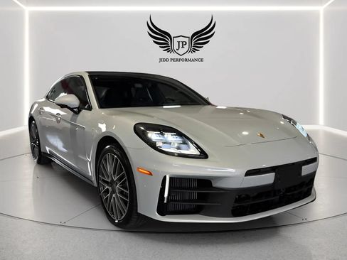 Used 2024 Porsche Panamera image 1