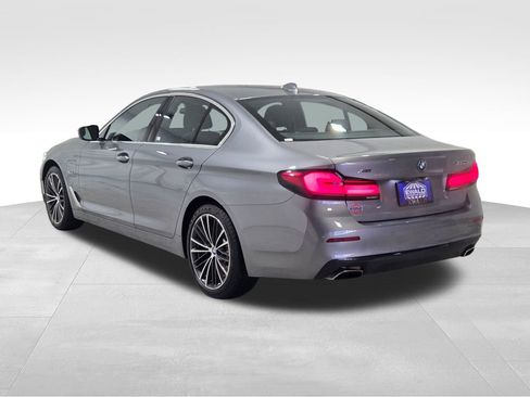 Used 2023 BMW 530e xDrive w/ Premium Package image 19