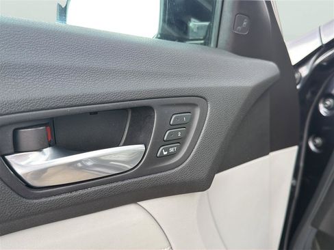 Used 2015 Acura TLX w/ Technology Package FWD image 15
