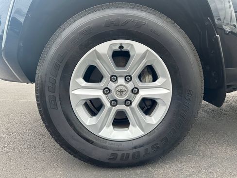 Used 2023 Toyota 4Runner SR5 Premium w/ Moonroof Package AWD/4WD image 13