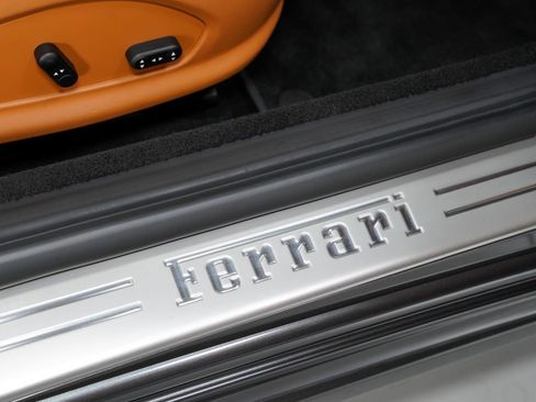 Used 2014 Ferrari California RWD image 33