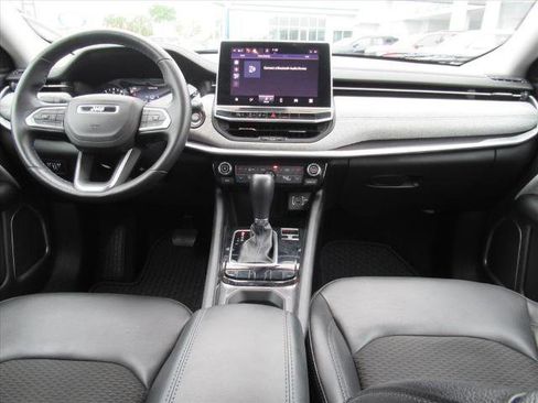 Used 2022 Jeep Compass Latitude w/ Convenience Group FWD image 12