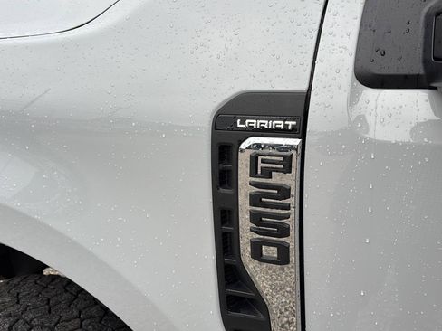 Used 2026 Ford F250 Lariat AWD/4WD image 11
