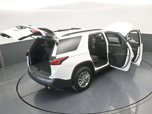 Used 2023 Chevrolet Traverse LT image 69