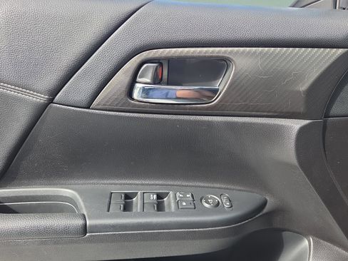 Used 2016 Honda Accord Sport image 38