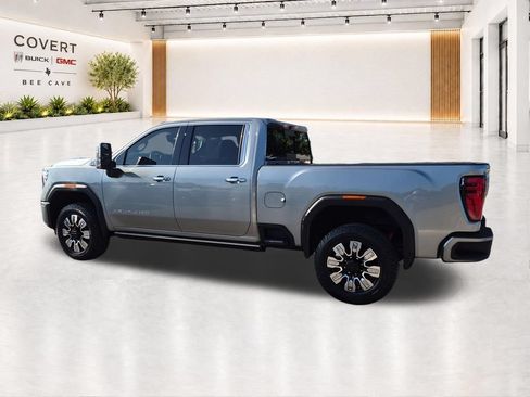 Used 2024 GMC Sierra 2500 Denali w/ Denali Reserve Package AWD/4WD image 10