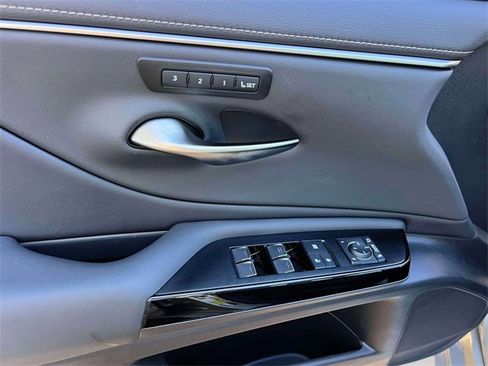Certified 2023 Lexus ES 350 w/ Premium Package image 17