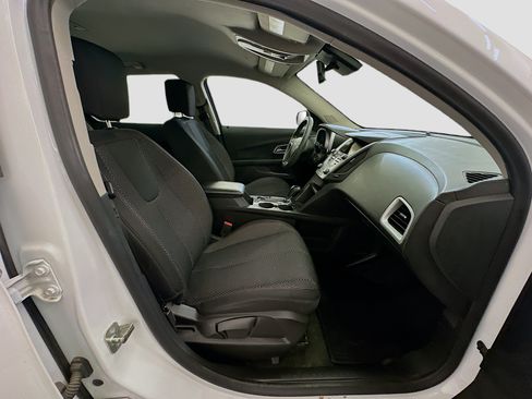 Used 2017 Chevrolet Equinox LS FWD image 31