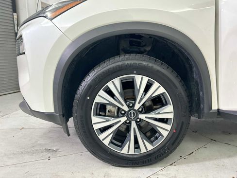 Used 2022 Nissan Rogue SV image 18