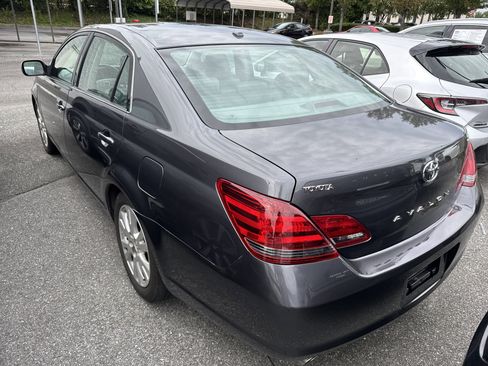 Used 2010 Toyota Avalon XL image 4