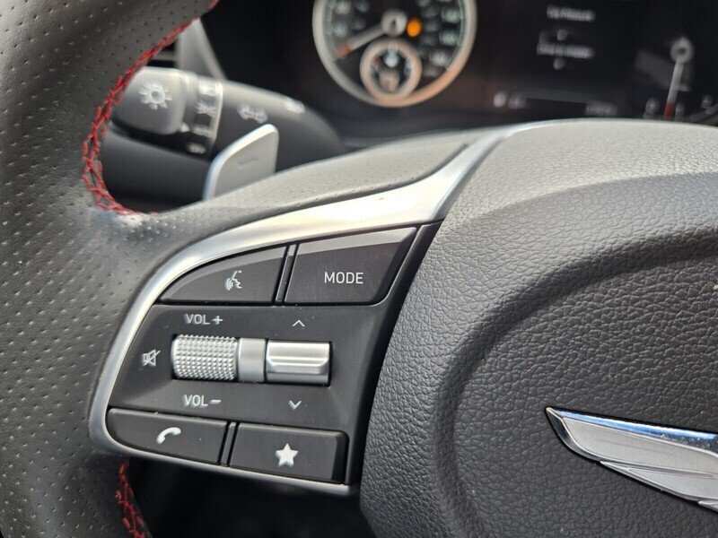 Used 2023 Genesis G70 3.3T w/ Sport Prestige Package RWD image 18