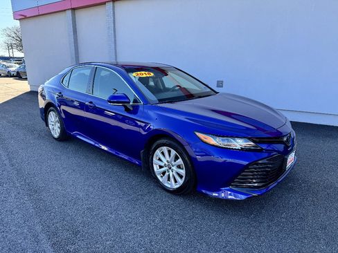 Used 2018 Toyota Camry LE w/ Convenience Package image 4