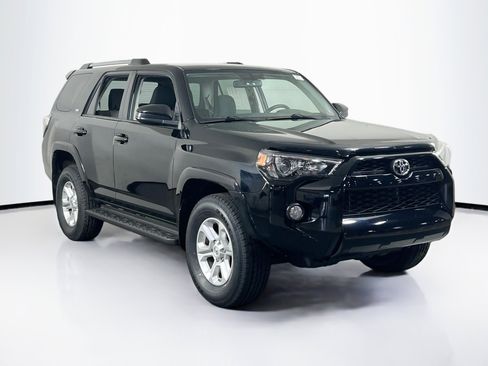 Used 2019 Toyota 4Runner SR5 image 3