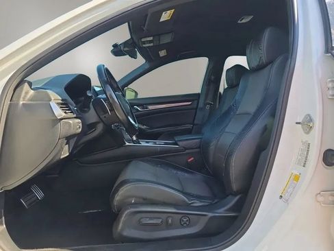 Used 2018 Honda Accord Sport image 14