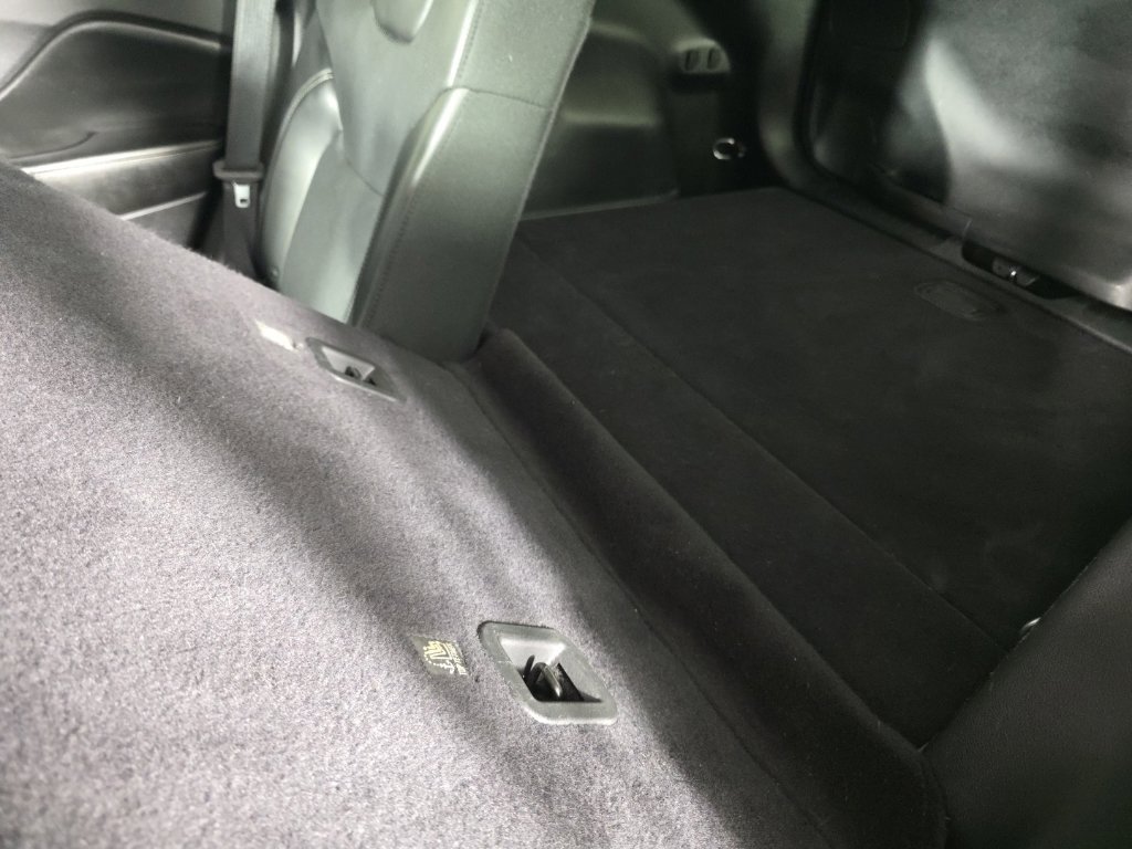 Used 2019 Jeep Cherokee Limited AWD/4WD image 31
