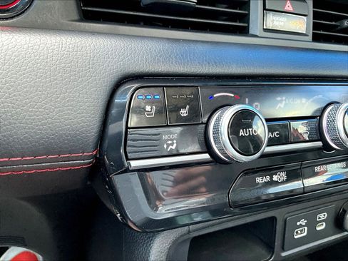 Used 2025 Honda Pilot Black Edition image 37