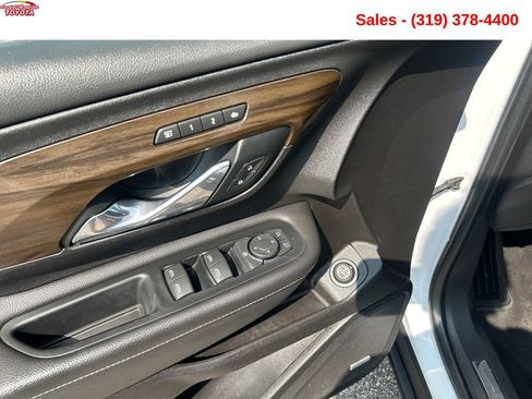 Used 2018 GMC Terrain Denali w/ Advanced Safety Package AWD/4WD image 12