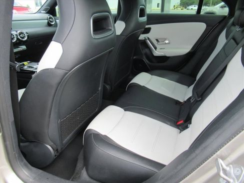 Used 2020 Mercedes-Benz CLA 35 AMG 4MATIC image 32