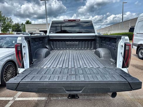 Used 2025 GMC Sierra 2500 AT4 AWD/4WD image 17