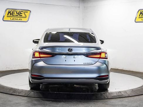 Used 2024 Lexus ES 300h w/ Premium Package FWD image 3
