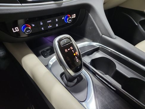 Used 2020 Buick Enclave Essence FWD image 23