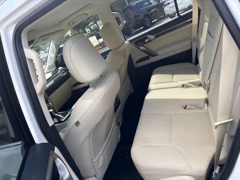 Certified 2020 Lexus GX 460 Premium w/ Premium Package AWD/4WD image 20
