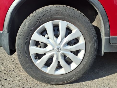Used 2017 Nissan Rogue S AWD/4WD image 8