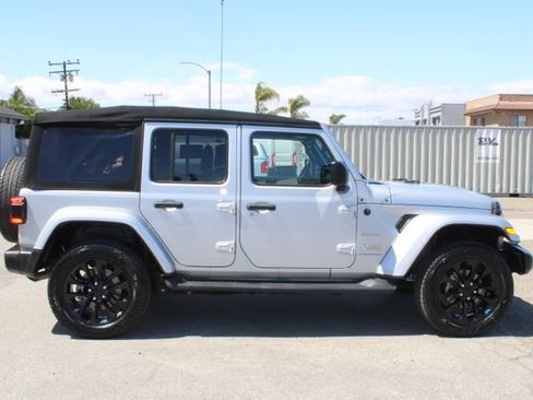 Used 2023 Jeep Wrangler Unlimited Sahara w/ Cold Weather Group AWD/4WD image 3